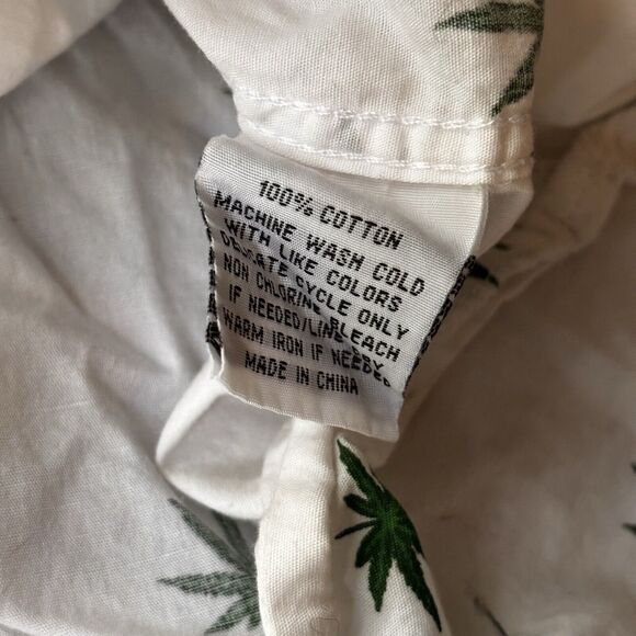 Molokai Surf Shirt Sz XL Cannabis 420 Button Down White Green Marijuana Weed - Picture 7 of 11